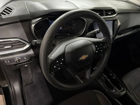 Used 2021 Chevrolet TrailBlazer LT w/ Convenience Package FWD image 18