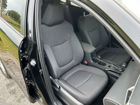 Used 2024 Toyota Corolla Cross LE FWD image 16