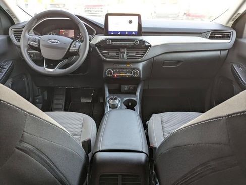 Used 2022 Ford Escape SE w/ Convenience Package image 2