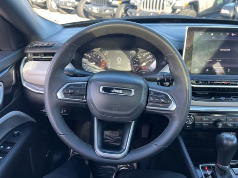 Used 2024 Jeep Compass Limited w/ Sun and Sound Group image 16