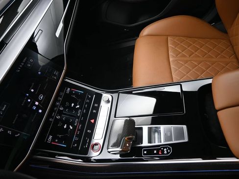 Used 2022 Audi S8 AWD/4WD image 18