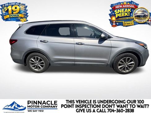 Used 2017 Hyundai Santa Fe SE w/ SE Premium Package 02 image 2