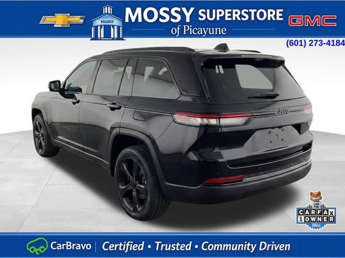 Used 2023 Jeep Grand Cherokee Altitude image 3