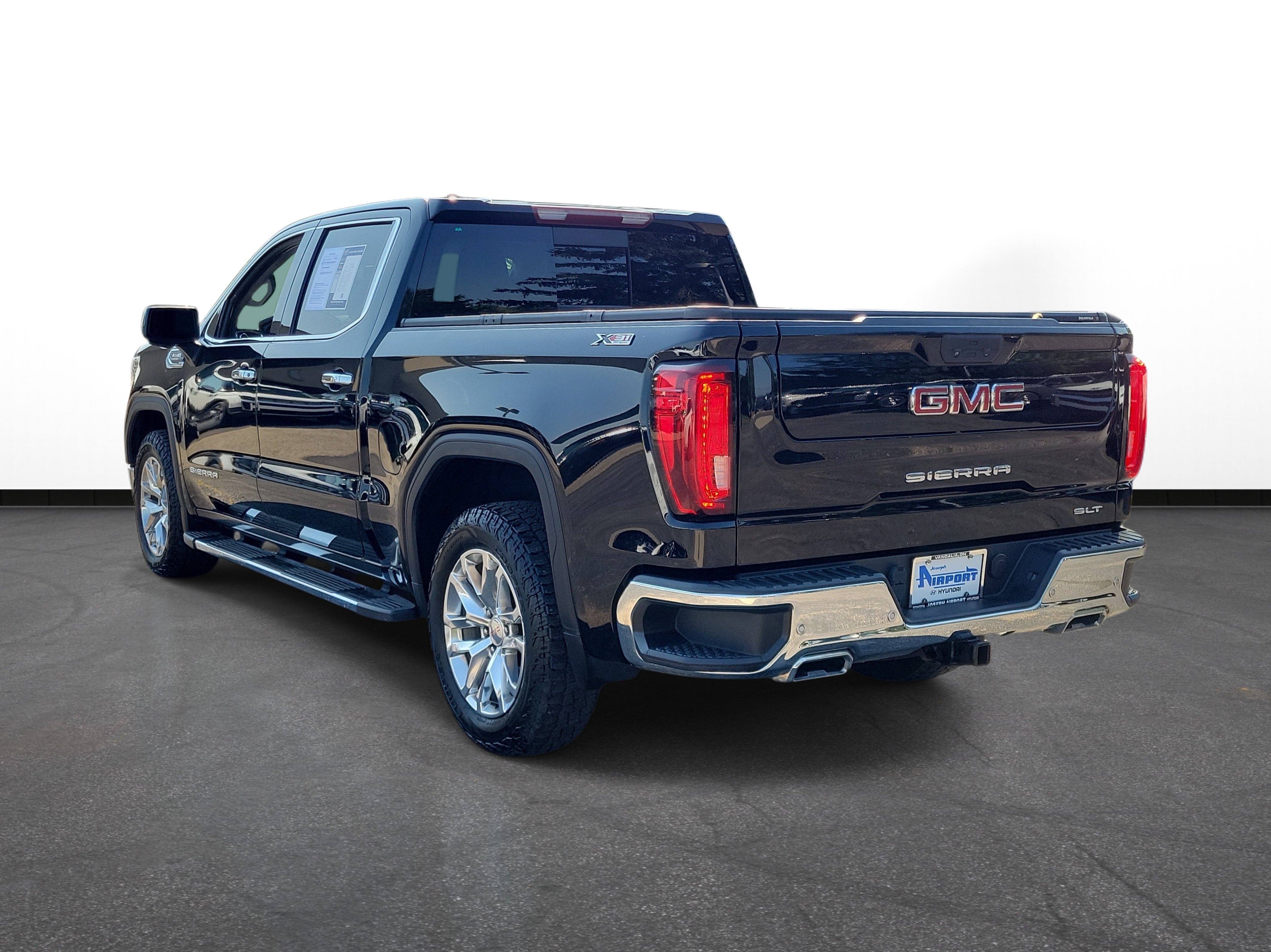 Used 2021 GMC Sierra 1500 SLT w/ SLT Premium Plus Package AWD/4WD image 3