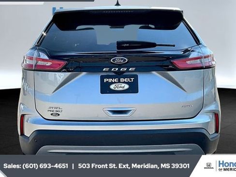 Used 2024 Ford Edge SEL image 4