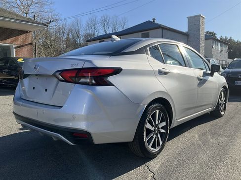 Used 2021 Nissan Versa SV image 5