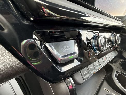 Certified 2024 GMC Sierra 1500 AT4X image 23