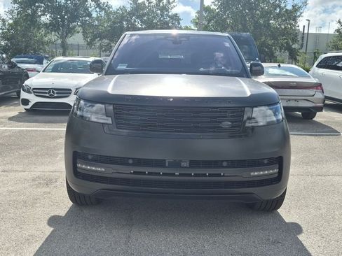 Used 2023 Land Rover Range Rover SE AWD/4WD image 2