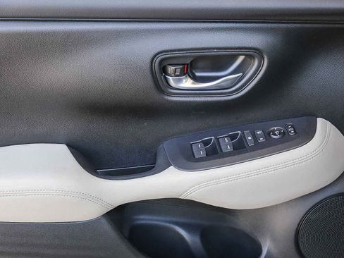 Certified 2025 Honda HR-V LX image 24