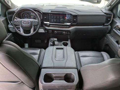Used 2022 GMC Sierra 1500 Elevation w/ Elevation Premium Package AWD/4WD image 15