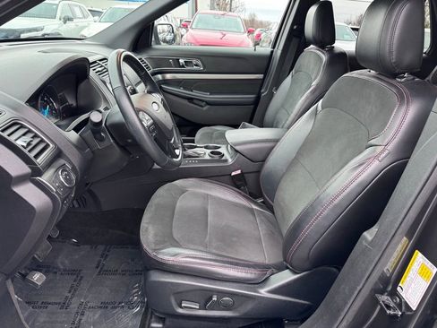 Used 2018 Ford Explorer XLT w/ Equipment Group 202A image 11