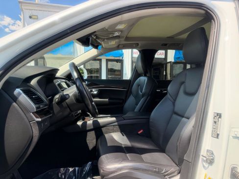 Used 2018 Volvo XC90 T5 Momentum w/ Convenience Package AWD/4WD image 11