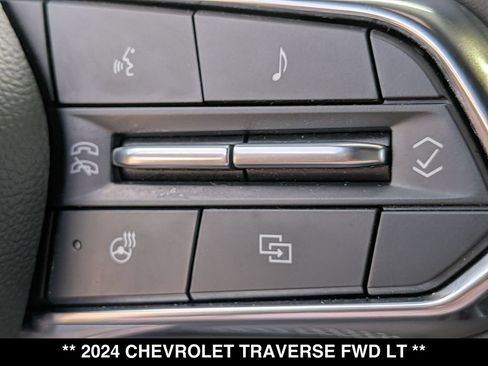Used 2024 Chevrolet Traverse LT w/ Enhanced Driving Package FWD image 6