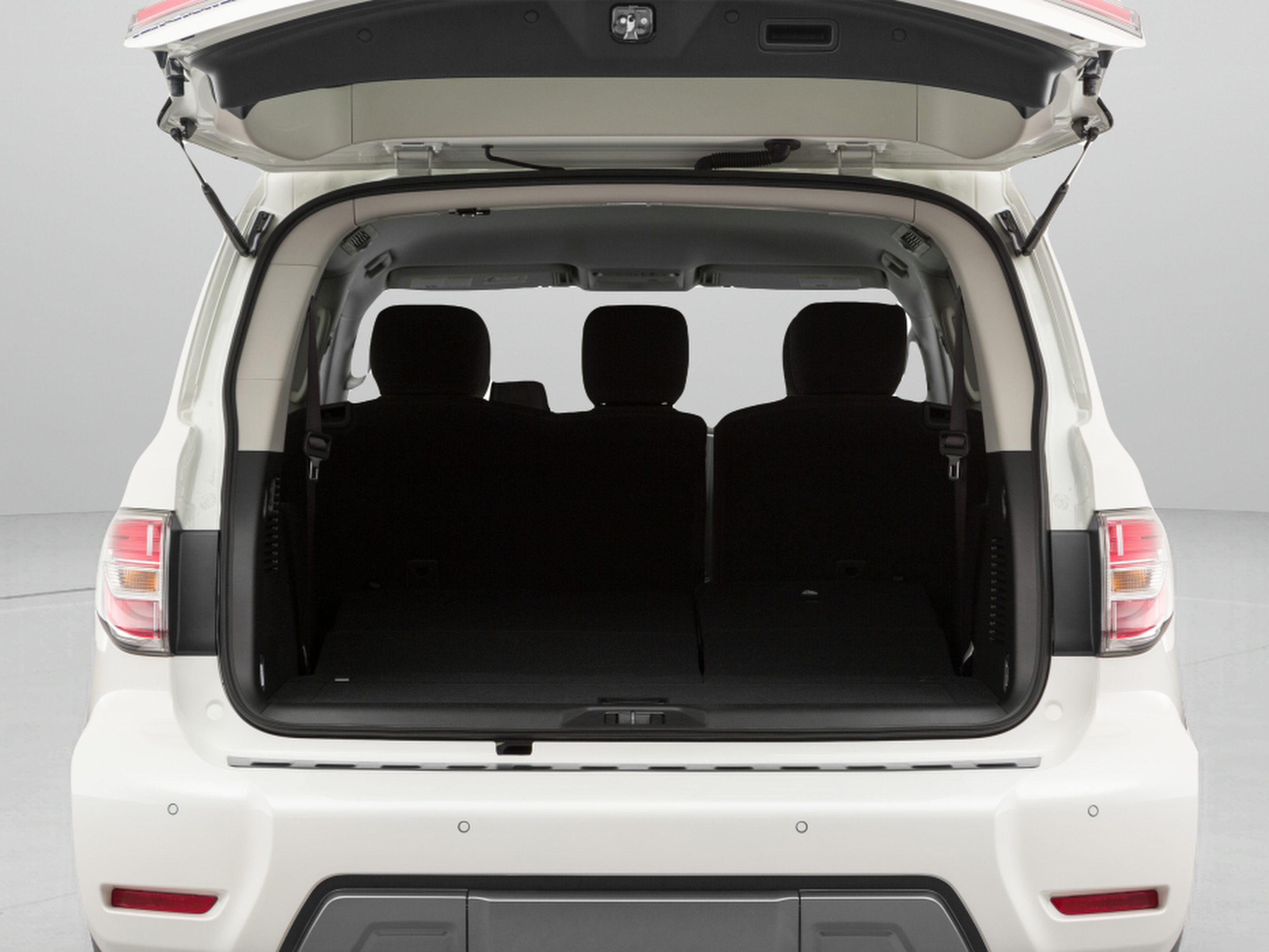 Used 2019 Nissan Armada SV w/ Driver Package RWD image 14