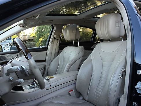 Used 2017 Mercedes-Benz S 550 Sedan image 19