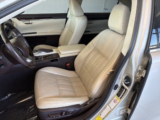 Used 2016 Lexus ES 350 w/ Luxury Package w/Wood Trim FWD image 20