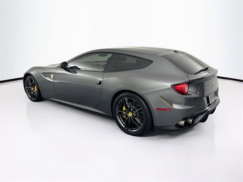 Used 2015 Ferrari FF image 7