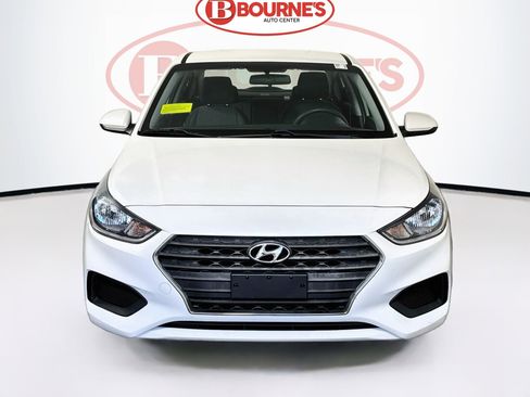 Used 2018 Hyundai Accent SE FWD image 3