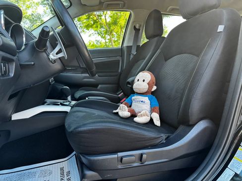 Used 2014 Mitsubishi Outlander Sport SE FWD image 16