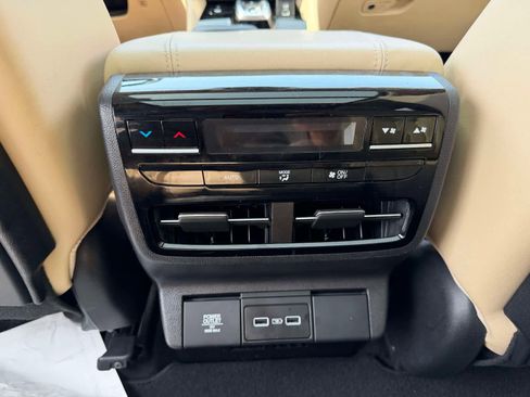 Certified 2023 Acura MDX SH-AWD w/ Technology Package image 16