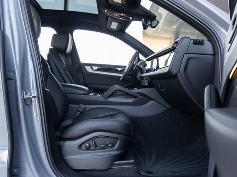 New 2026 Porsche Cayenne image 43