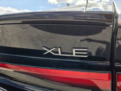 Used 2023 Toyota Prius XLE FWD image 13