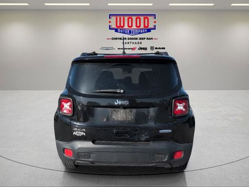 Used 2018 Jeep Renegade Latitude w/ Cold Weather Group image 4