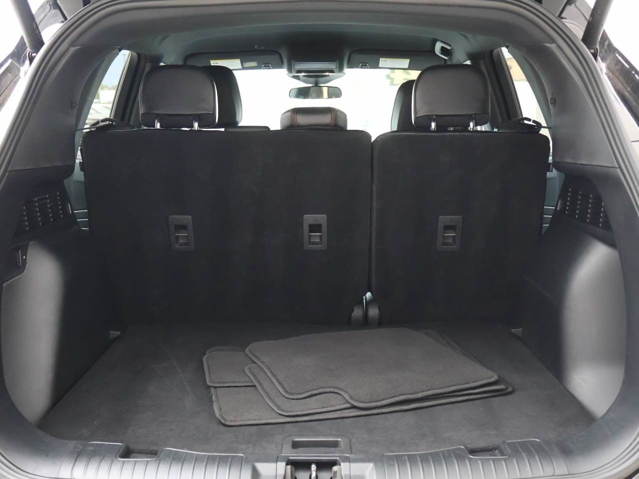 Used 2024 Ford Escape ST-Line FWD image 12