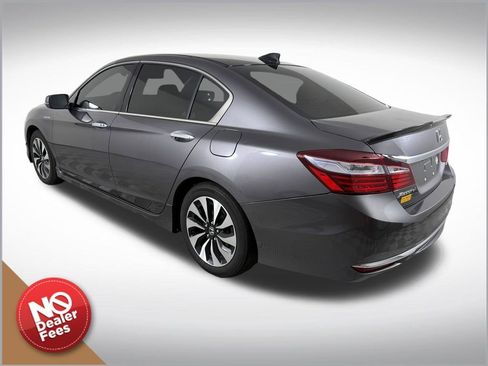 Used 2017 Honda Accord Touring image 5