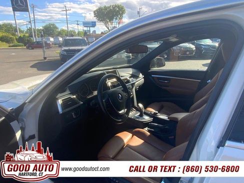 Used 2017 BMW 330i xDrive Sedan AWD/4WD image 6