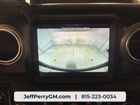 Used 2021 Jeep Wrangler Unlimited Sahara w/ Uconnect 4C Nav & Sound Group AWD/4WD image 19