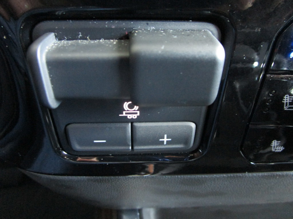 Used 2023 Chevrolet Silverado 1500 High Country w/ High Country Premium Package AWD/4WD image 47