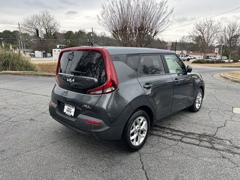 Used 2022 Kia Soul LX w/ Technology Package image 6
