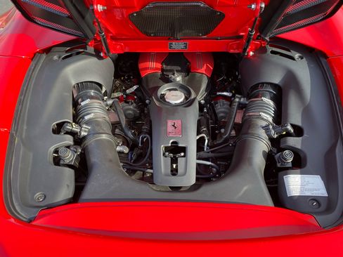 Used 2018 Ferrari 488 Spider image 19