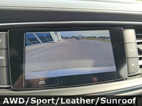 Used 2022 Buick Enclave Essence w/ Experience Buick Package image 22