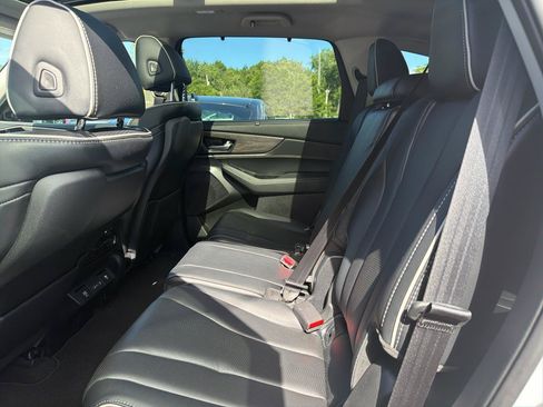 Used 2023 Acura MDX SH-AWD w/ Advance Package image 20