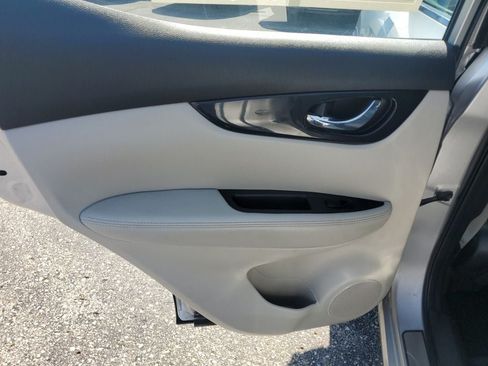 Used 2019 Nissan Rogue Sport SL w/ Premium Package FWD image 40