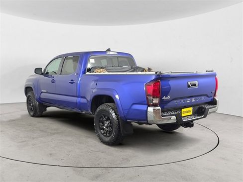 Certified 2022 Toyota Tacoma SR5 image 3