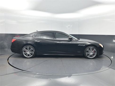 Used 2017 Maserati Quattroporte S GranSport image 34