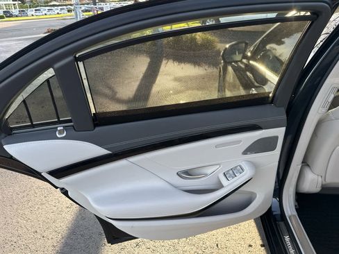Used 2016 Mercedes-Benz S 550 Sedan image 32