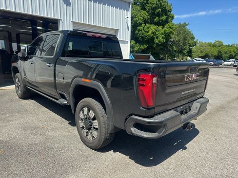 Used 2024 GMC Sierra 2500 Denali w/ Technology Package image 4