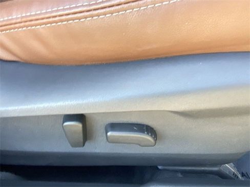 Used 2025 Subaru Outback Touring XT w/ Popular Package #2 image 12