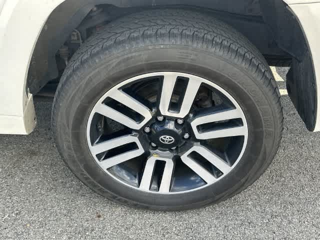 Used 2023 Toyota 4Runner Limited AWD/4WD image 5