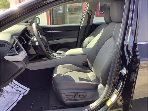 Used 2022 Toyota Camry LE FWD image 10