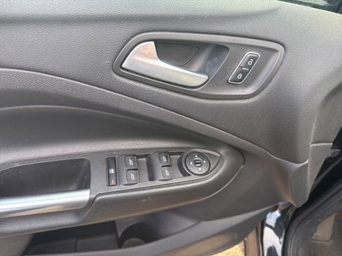 Used 2014 Ford Escape SE image 17