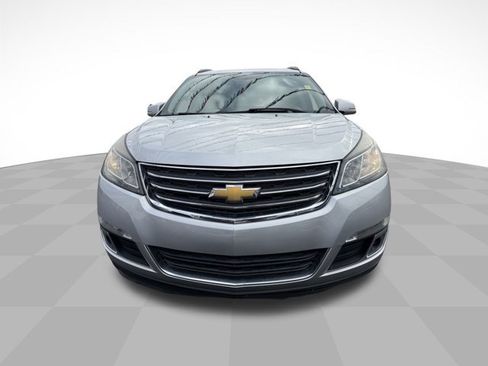 Used 2014 Chevrolet Traverse LT image 2