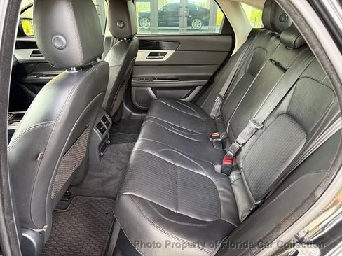 Used 2016 Jaguar XF Prestige RWD image 10