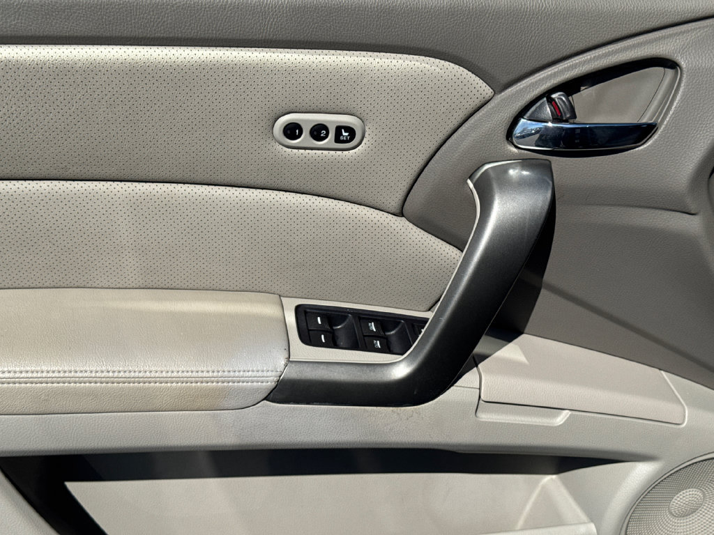 Used 2011 Acura RDX w/ Technology Package FWD image 3
