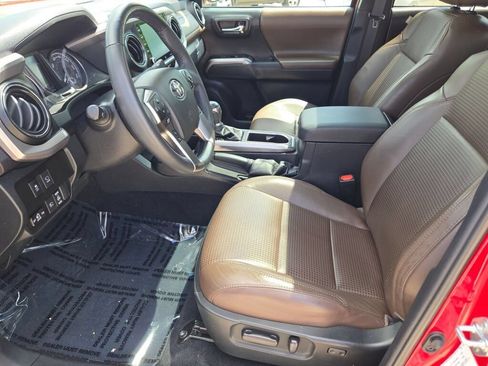 Used 2022 Toyota Tacoma Limited AWD/4WD image 20