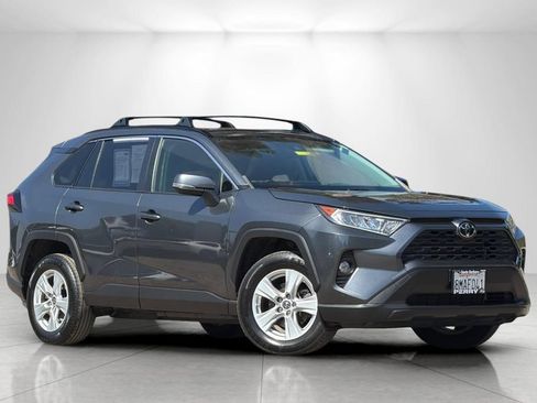 Used 2019 Toyota RAV4 XLE w/ Carpet Mat Package FWD image 1